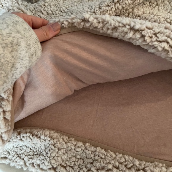 Thread & Supply pullover - Picture 2 of 3